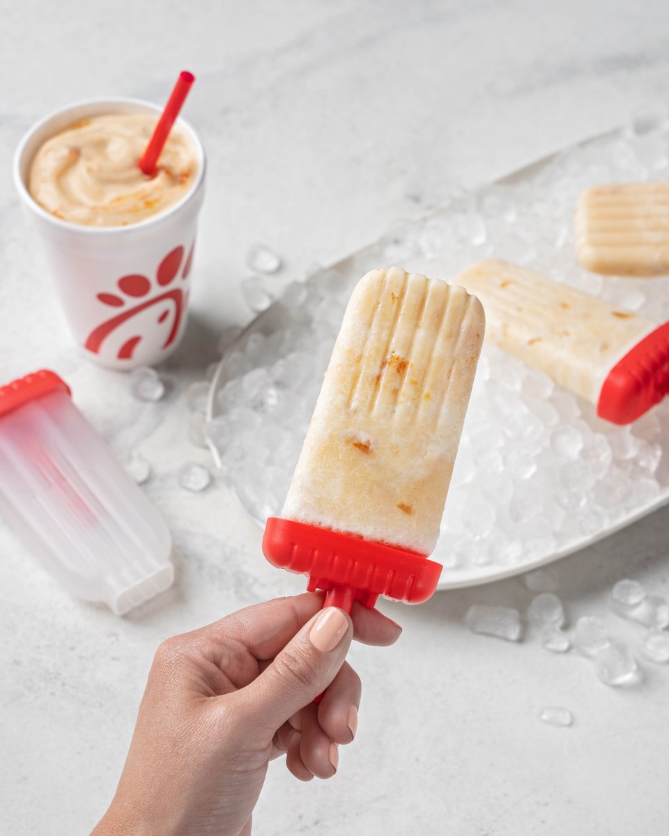 Clinton_CFA's tweet photo. Summertime hack: Remix your Peach Milkshake by turning it into peach pops 🍑 + 🧊. Just pour into popsicle molds, freeze and enjoy. // Try ordering ahead in our app. Available for a limited time. https://t.co/quaZe6LnEM