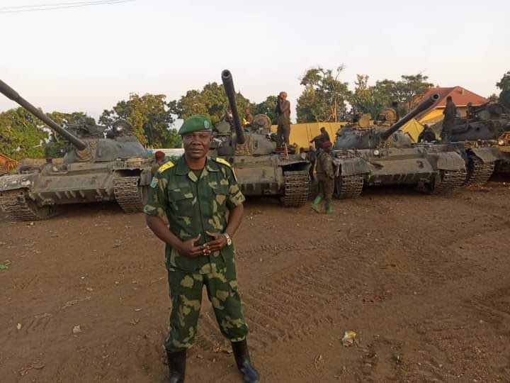 Alix_rdc's tweet photo. L’armée de la République Démocratique du Congo a pris le dessus sur l’ennemi rwandais et ses poulains du mouvement terroriste #M23 . Le « Je veux » du #CommandantSupreme étant un ordre, aucun centimètre de notre pays ne sera cédé à l’ennemi. Bientôt la suite et la fin! https://t.co/W49GxNBCT3