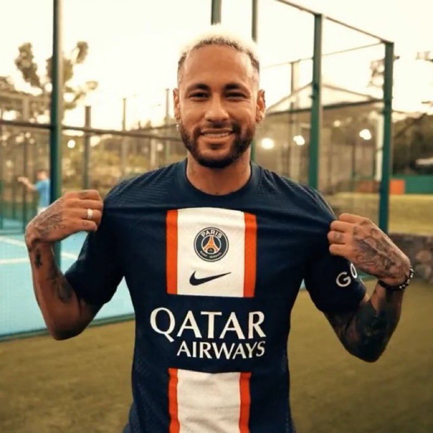 NalaDB's tweet photo. Je veux pas voir Neymar quitter le PSG sans avoir gagner cette Ligue des Champions, c'est pas possible autrement https://t.co/crBhY8dGel