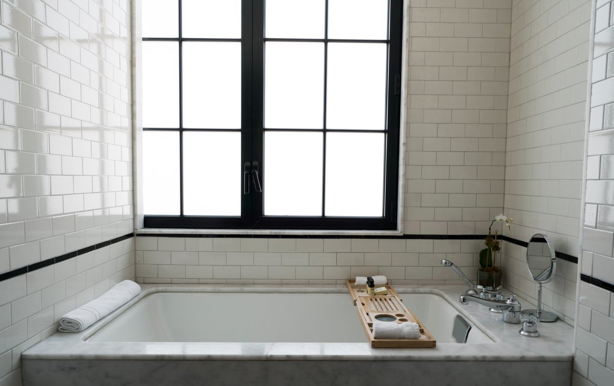 Take a moment of solitude in the heart of the city.