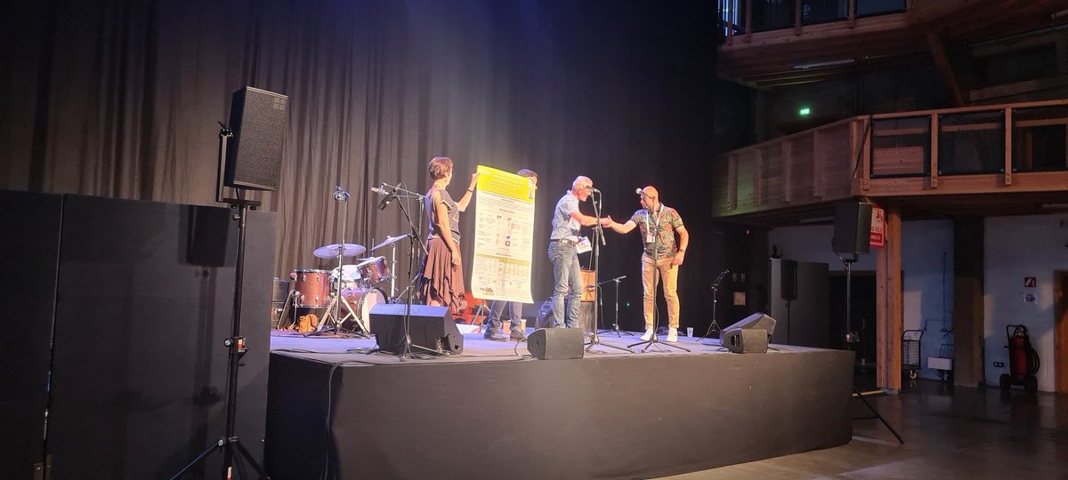 Sylvain Foray de <a href="/InstitutElevage/">Institut de l'élevage - Idele</a> reçoit ce soir un prix pour le recompenser pour son poster aux #EGF2022 . Bravo Sylvain !