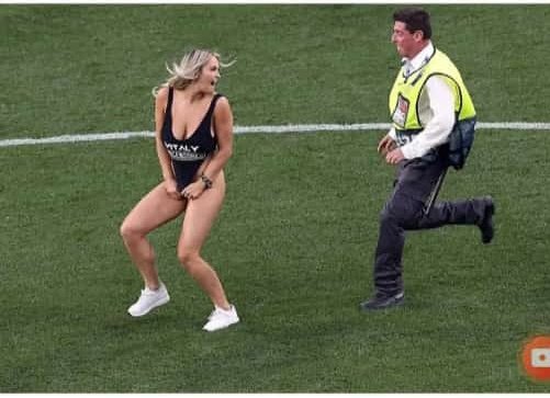 QwophieE's tweet photo. Tell me if this ain't work and happiness 🤣🤣
#FloorTest #R Kelly #GhanaCard #chelsea and Arsenal #ThiefPresident #doggy #Anounce Raphinha #football https://t.co/mnWIAL0hTZ