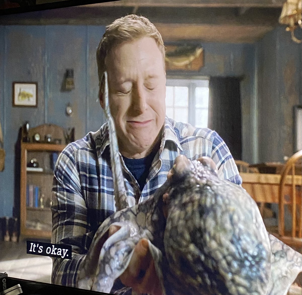 tanamaria's tweet photo. Awwww, a tender moment between @AlanTudyk and @NathanFillion … and then…a…chewy…moment…😳😳😳

@ResidentAlien 
#ResidentAlien
#DontEatYourCousinsHarry
#DontEatYourFriendsAlan https://t.co/wM0k0VPKxc
