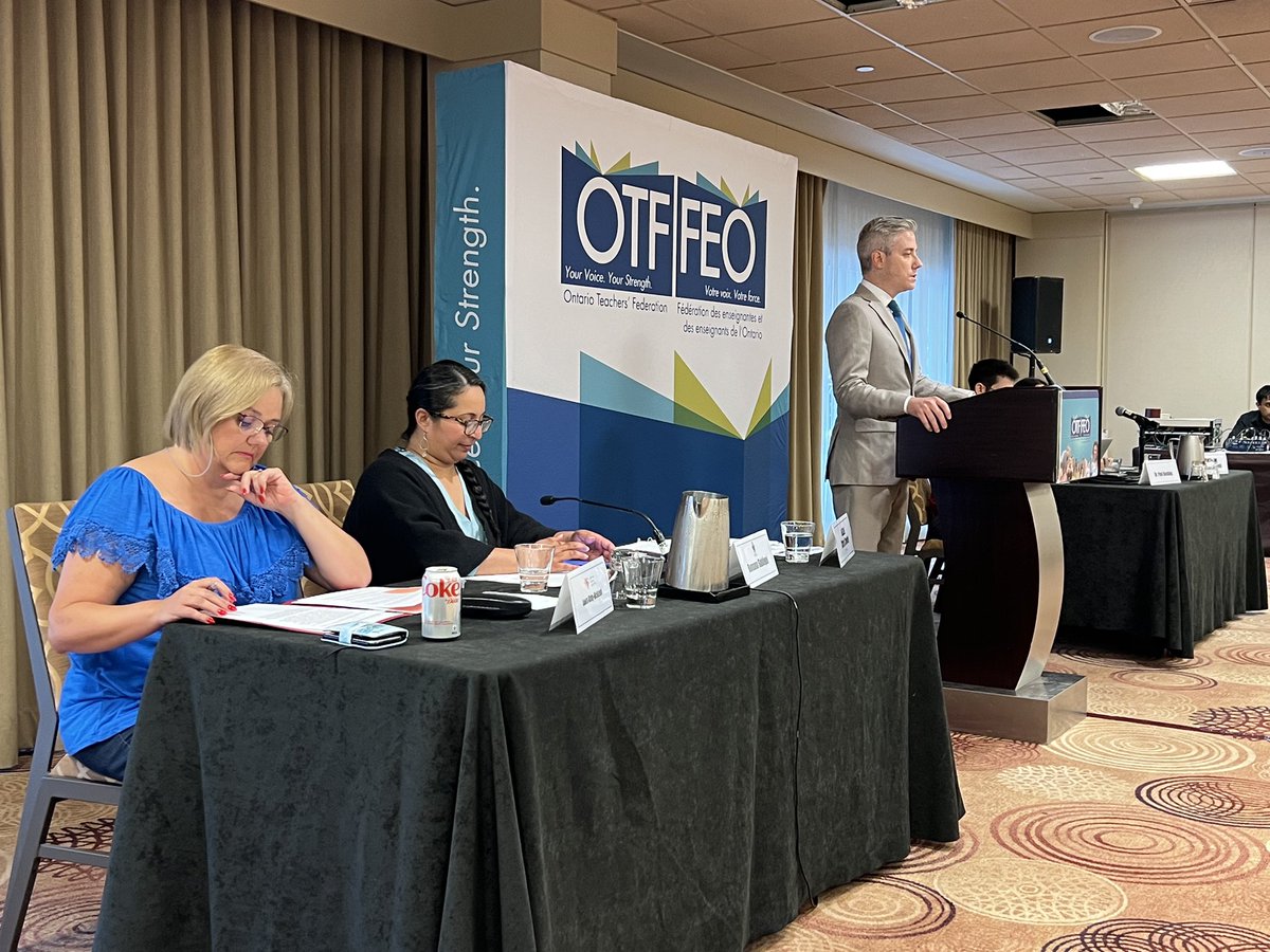 Today, Ontario teachers, supported by parents and new research, delivered a clear message to @Sflecce: more virtual learning is the wrong direction for students. Let’s address pandemic learning gaps by ensuring students have supports they need for quality, in-person classrooms.