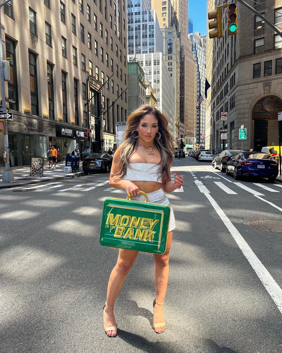 lolavicewwe's tweet image. I am honored to become the first Cuban American woman in history to sign with the WWE. I come from a family of immigrants, now it’s my time to represent our Latin culture, I was destined for this. Thank you for this opportunity @WWE @WWENXT I will make you proud. AZUCAR! #305