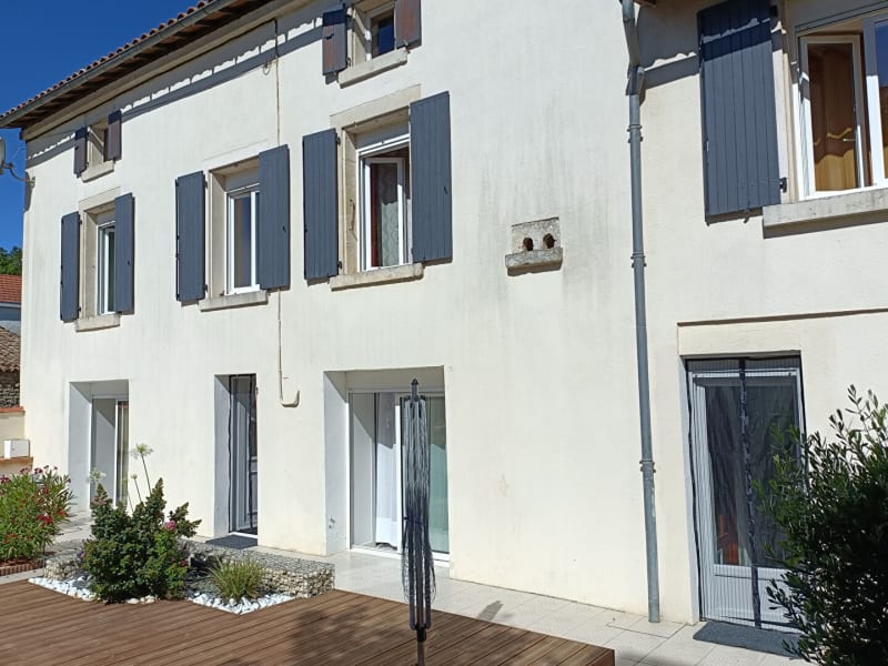 GiAccord's tweet photo. Annonce de vente : Mougon - maison ancienne 4 chambres - AIGONDIGNE | https://t.co/pISeADvdfi https://t.co/BHfCrEA18U