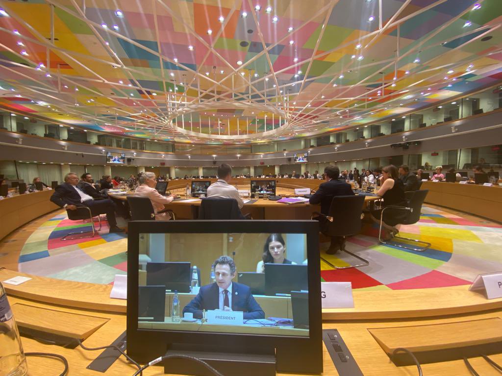 aloysrigaut's tweet photo. Dernier #Coreper2 sous présidence française ! Un semestre intense à tous points de vue, mais une grande fierté du travail accompli. Bravo à @Europe2022FR! https://t.co/Se1QtEiNXJ