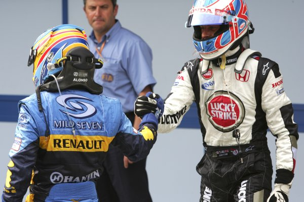 dani_liro's tweet photo. "Si pintase a los 20 F1 iguales solo reconocería a Fernando. La manera en la que controla el coche a la salida de la curva... Sus reflejos siguen ahí. Lo que ha podido hacer algunas veces este año 2022 ha sido asombroso. [...] Ha tenido actuaciones increíbles"

Jenson Button ❤️ https://t.co/ewJTpWSuEC