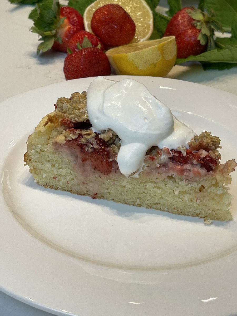 Get the recipe! Strawberry Lemon Crumble Cake! Sign up for our weekly recipe for subscribers now! Sign up for our newsletter theculinarystudio.ca