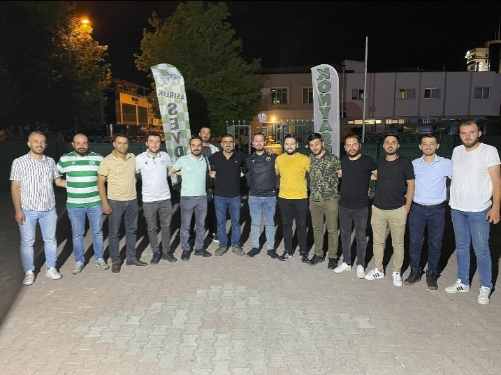 Yeni sezon öncesi Nalçacılılar Derneği ziyaretimiz. Misafirperverliklerinden ötürü Nalçacılılar Tribün Liderimiz <a href="/ibrahim_Apali/">İbrahim Apalı</a> ve yol arkadaşlarımız olan ekibine teşekkür ederiz.
<a href="/Nalcacililar/">NALÇACILILAR</a> #Konyaspor