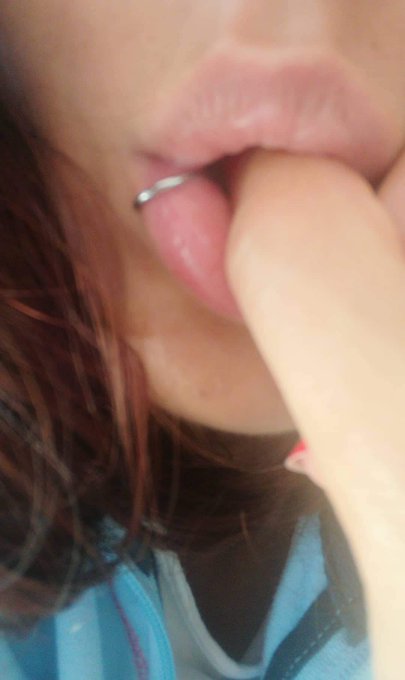 Oral fixation but make it hot https://t.co/bYOtnGYyMn<a href="/tag/merculed%C3%AC"class="tags"><span>#merculed&igrave;</span></a>