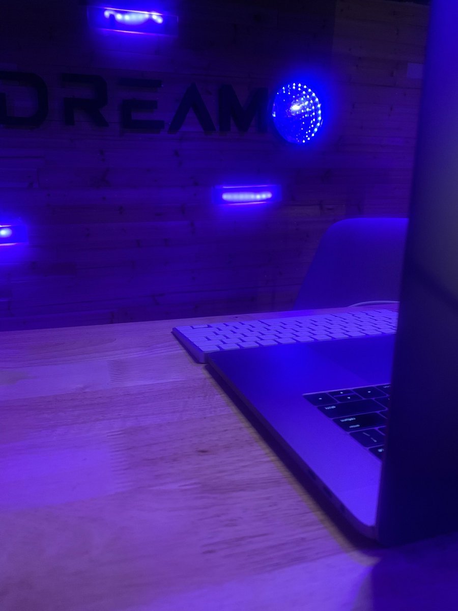 thegarrettscott's tweet image. (1/6) When we raised our pre-seed
we were obsessive about runway, so we fought every expense we could.

@drew bellcock had the idea to save money renting an office, and convert my detached shed to one instead. By the time we were done, it was the startup garage of our dreams: