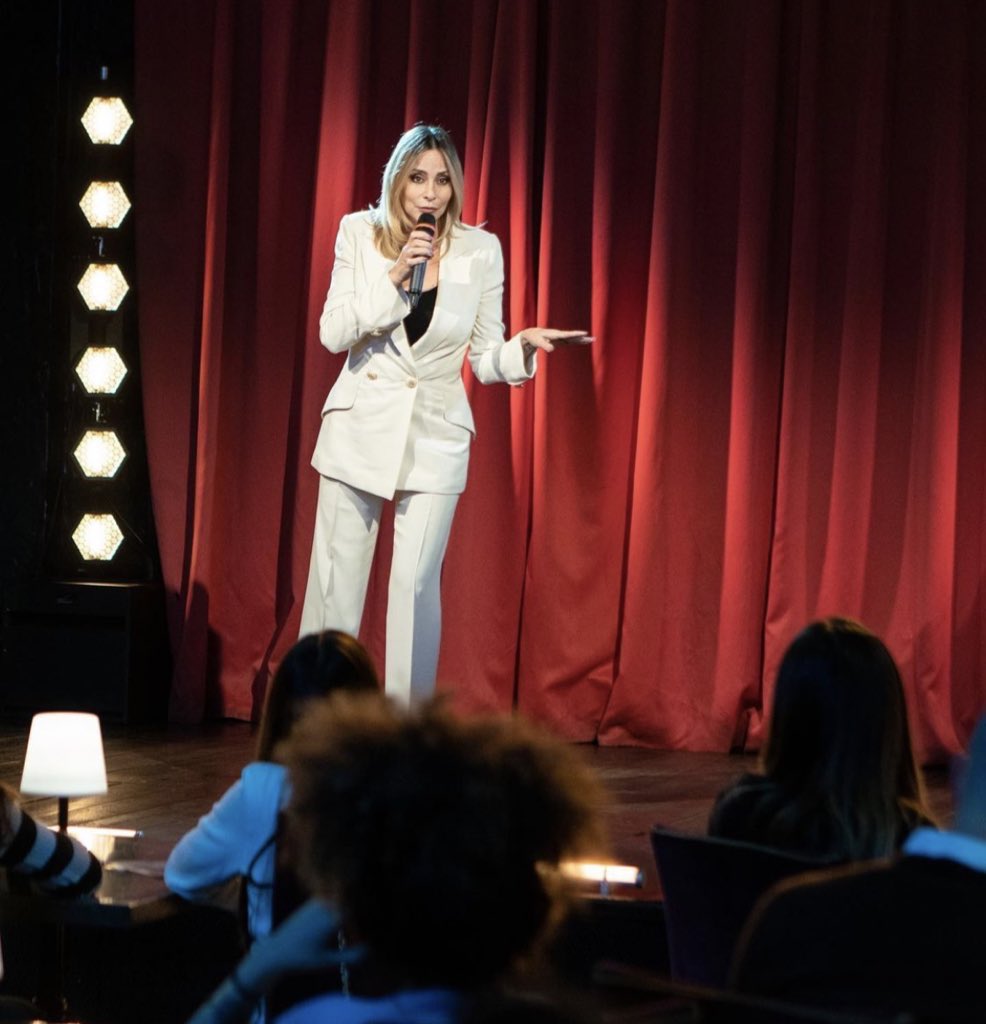 flungoutofsp4ce's tweet photo. Brava Stefy 🤍 #standup #comiciinprova https://t.co/4SUldCBOGy