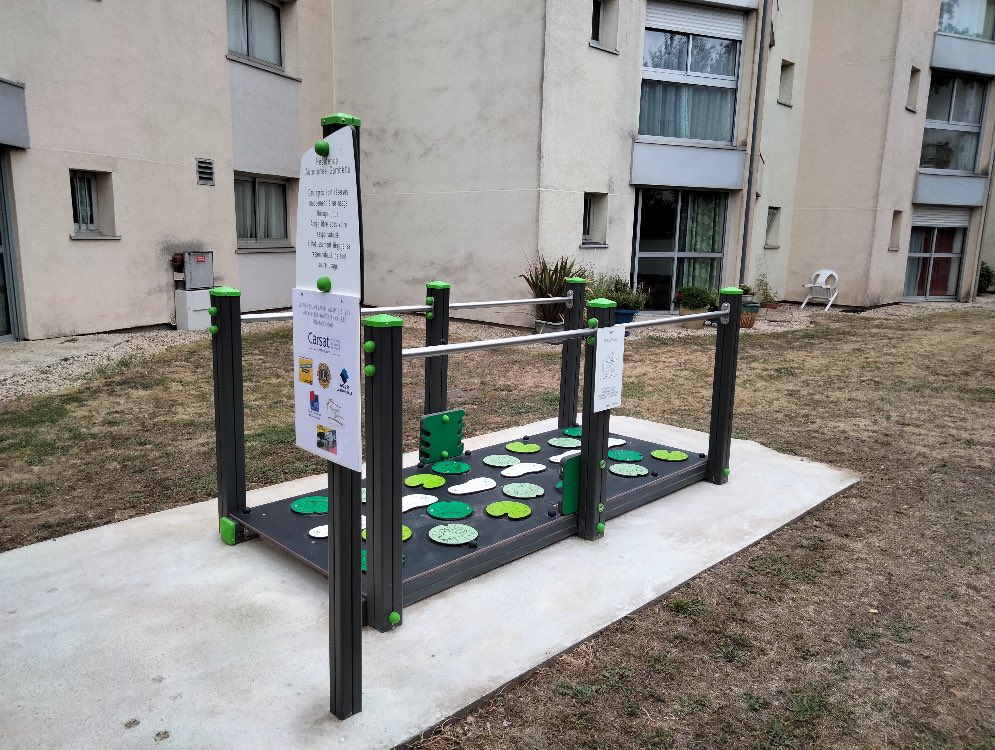 100_deux's tweet photo. 🟢 Inauguration du parcours santé adapté à la résidence Gambetta à Thouars https://t.co/UCl8LjbO0o