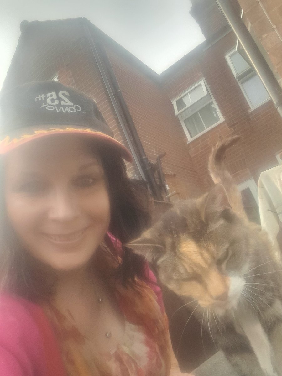 lorraine_warde's tweet photo. @Admire46 When i was on a #girlsNightOut in the #Original #Chicago's, a group of #guys walked past me & said " we #sawyou in #TheSundaySport & #you've #gotnipples like #Mexicanhats lol #Nightsout #OntheProwl #SaturdayNights #1990s #clubbing #RicksPlace #PrinceofWalesRoad #Dancing #friends https://t.co/sif66LzRPI