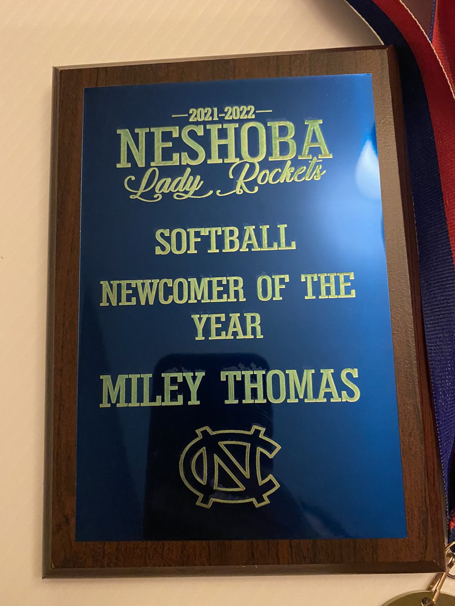MileyThomas22's tweet photo. NESHOBA CENTRAL softball awards!💙❤️🥎
#8thGradeYearAccomplished
@TKNIGHT11 @bombers_ms https://t.co/3XvtVi4V3f