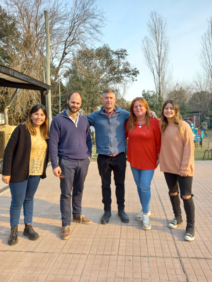 programa018's tweet photo. Este mediodía fuimos a saludar a los participantes de @SanEnvion sede SAN JORGE, almorzamos junto a los jóvenes y disfrutamos de las actividades que ofrece el programa. Gracias a todo el gran equipo que coordina Gisela Veliz!!! @dlTorrePablo https://t.co/lI28WTFncG