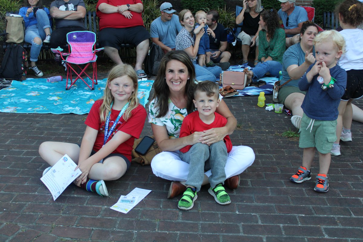 PerintonRec's tweet image. The 1st Children's Gazebo Concert of the Summer was a huge success Thursday as Mr. Loops led the crowd in song and dance at Kennelley Park. As one young man yelled right before the last song. "Let's Jam!"
Mistergreene is up next July 26 and Mike Kornich takes the stage August 9.