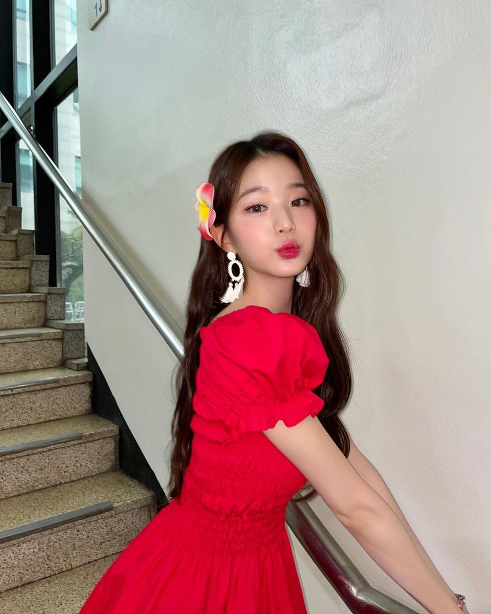 wonyfeeds's tweet photo. instagram update 
#원영 #WONYOUNG https://t.co/hkaKePUUiJ