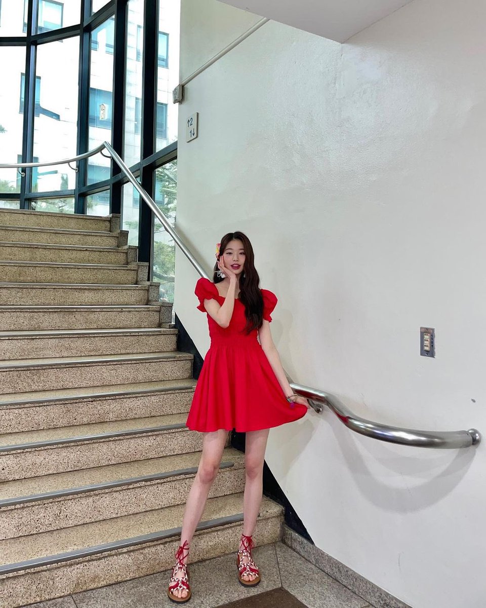 wonyfeeds's tweet photo. instagram update 
#원영 #WONYOUNG https://t.co/g2te5n7sHq