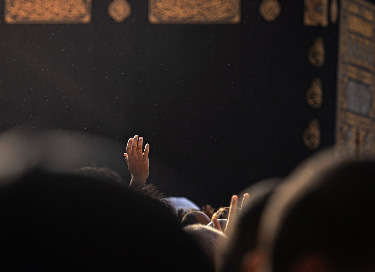 عَشرٌ أتتكَ من الرحمنِ مكرُمـةً
فقوّمِ النّفسَ فيها واتركِ الكسلاَ 🍃🤍

#صيام_العشر