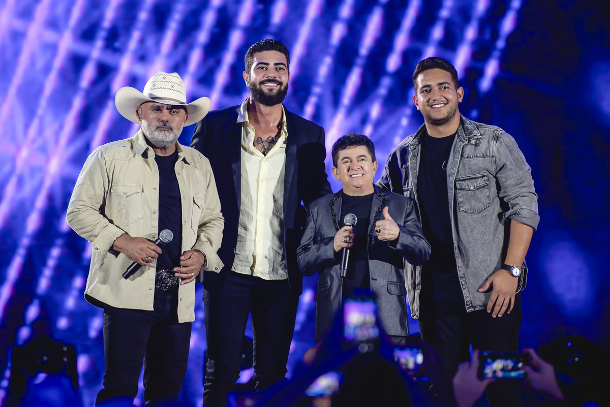 rnegroesolimoes's tweet photo. Não tem como negar que esse feat está incrível, e mais incrível ainda é saber que já é amanhã às 21h que vamos lançar "Saudade Atemporal" com os nossos amigos @HeJOficial 
O clipe dessa moda sai na sexta-feira às 11h no Youtube. Aoooo trem! 🤠 https://t.co/Vq00qSp7bn