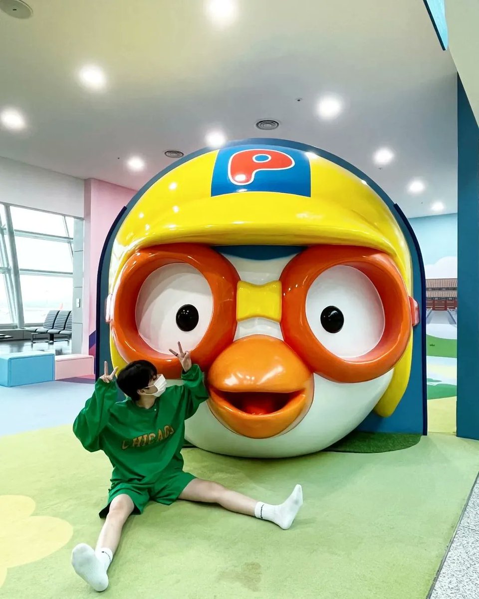 pinkfantasy_py's tweet image. 📸|29.06.2022 - Actualización de la cuenta de Yechan (@/yechan_official_pf) 

📝Porong Porong en el aeropuerto🛫

#LUVITPY #핑크판타지 #PINKFANTASY #ピンクファンタジー #시아 #Seea #예찬 #Yechan #하린 #Harin #아랑 #Arang #대왕 #Daewang #희선 #heesun #미쿠 #Miku #모모카 #Momoka