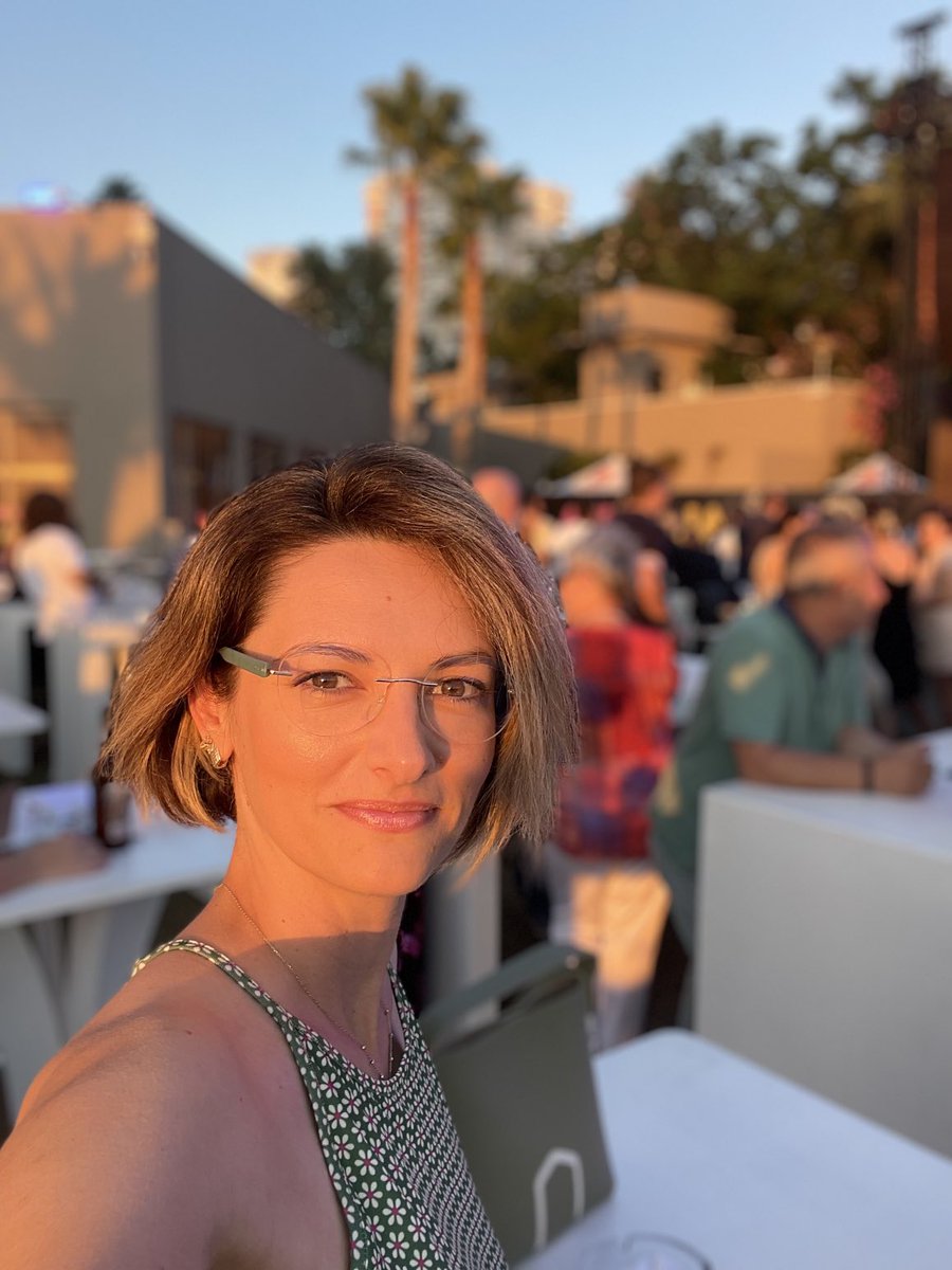 elina_imre's tweet image. GN 🌘 and sweet dreams 😴 #nftcommunity let inspiration come into your dreams