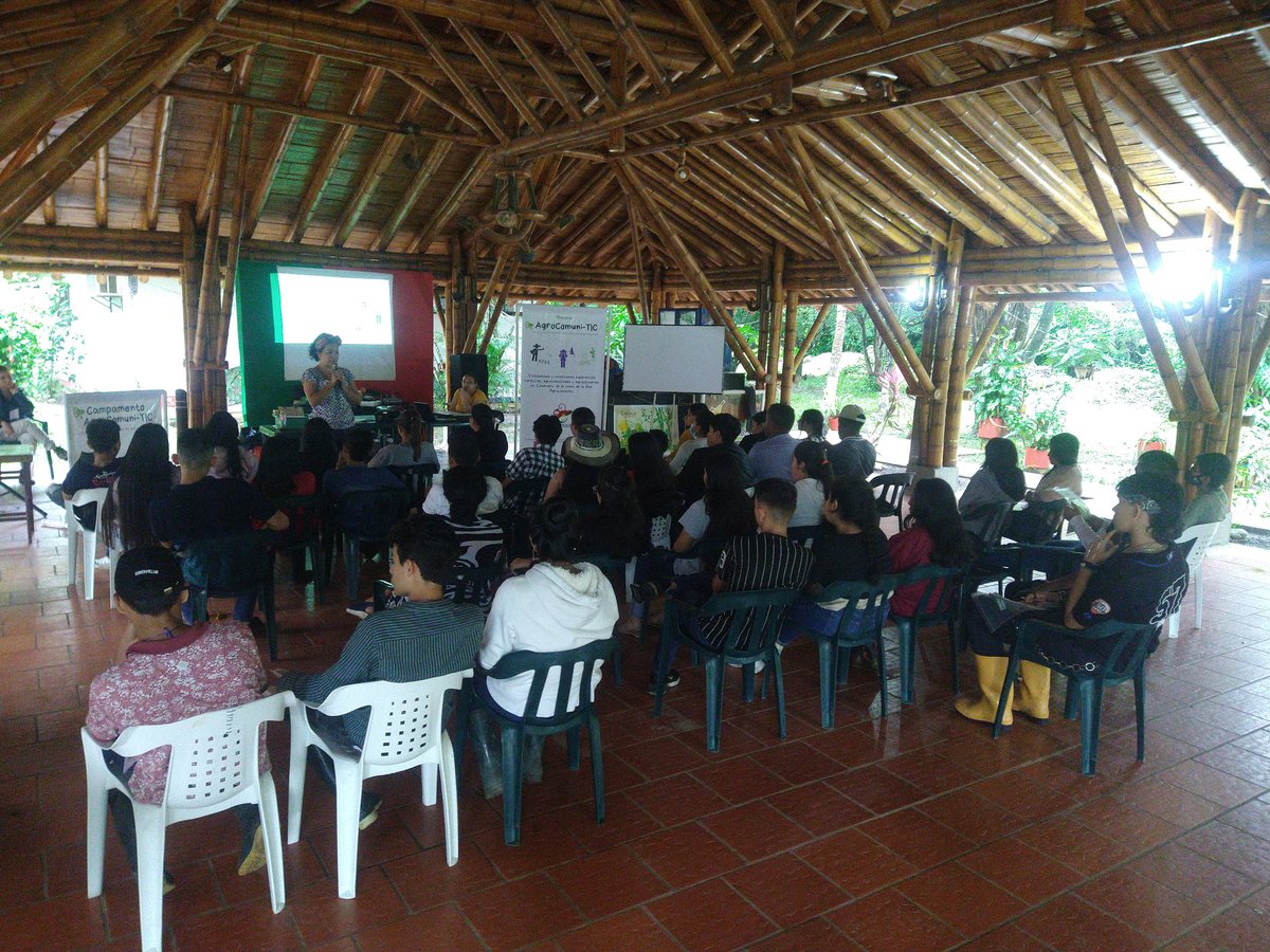 ZULMALORENADUR1's tweet photo. Proyecto AgroComunitic en acción! Comenzamos los campamentos juveniles, formando a los primeros 40 estudiantes Casanareños en comunicación de CTeI 💪👏 @ElOIRdelaRegion @julialbaangelo @unadzao @UNAD_YOPAL @ABCcolombia @ElNuevoOriente @SuVersionY @Unitropico https://t.co/Dl2mh4gSYl