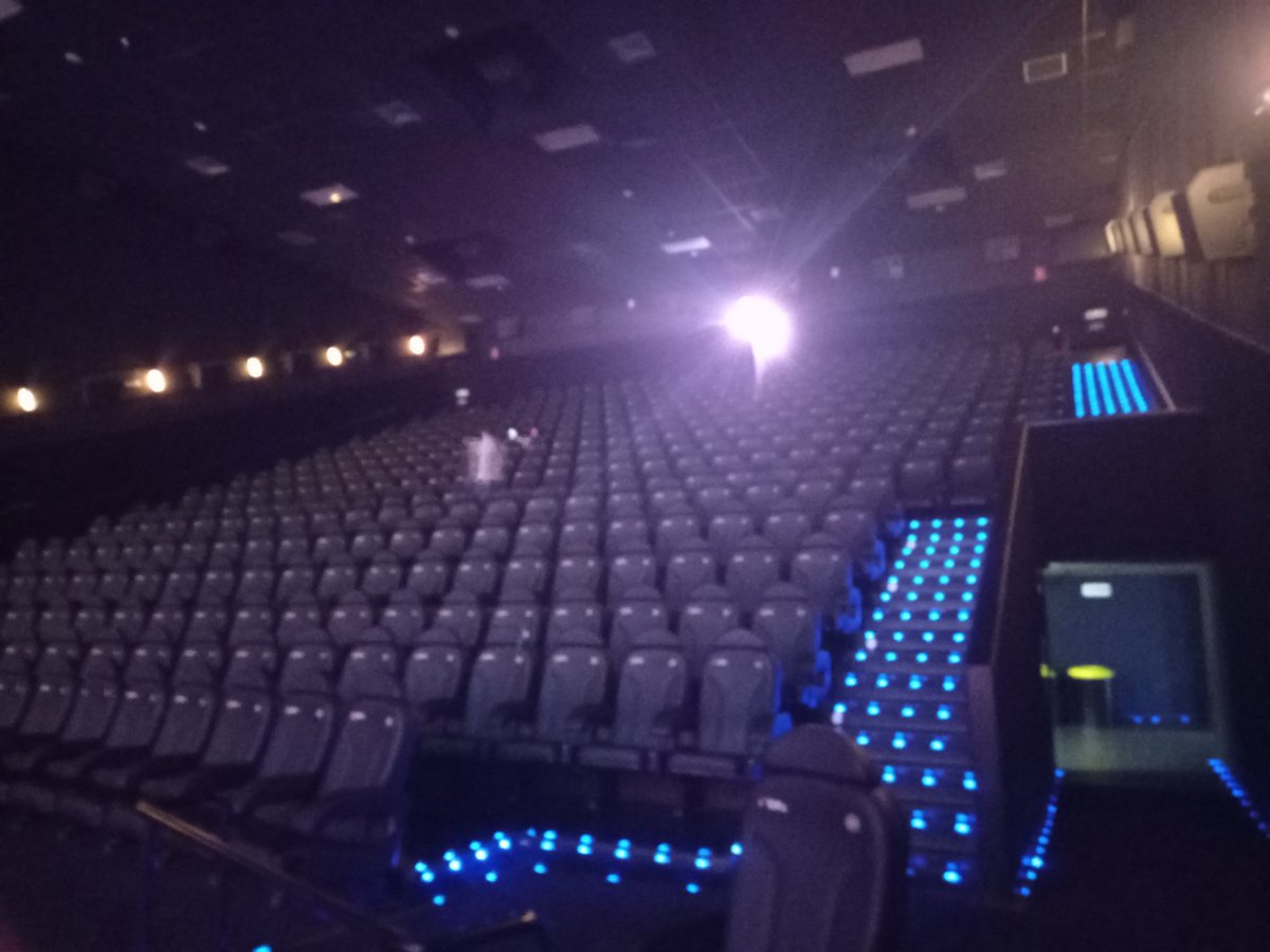 bd4649tr000rs's tweet photo. 28 de Junio, martes. 4° visionado (primer en 2D) a #JurassicWorldDominion 
Última sesión finalizando la 3ª semana de exhibición. Éramos 8 personas.

Sala #iSens 
#DolbyAtmos
Ultra HD 4k
Butacas VIP
Pantalla 100m²

@Cinesa @ParcValles #trex #film #movie @Universal_Spain @e1mestre https://t.co/ssVCM1wv3i