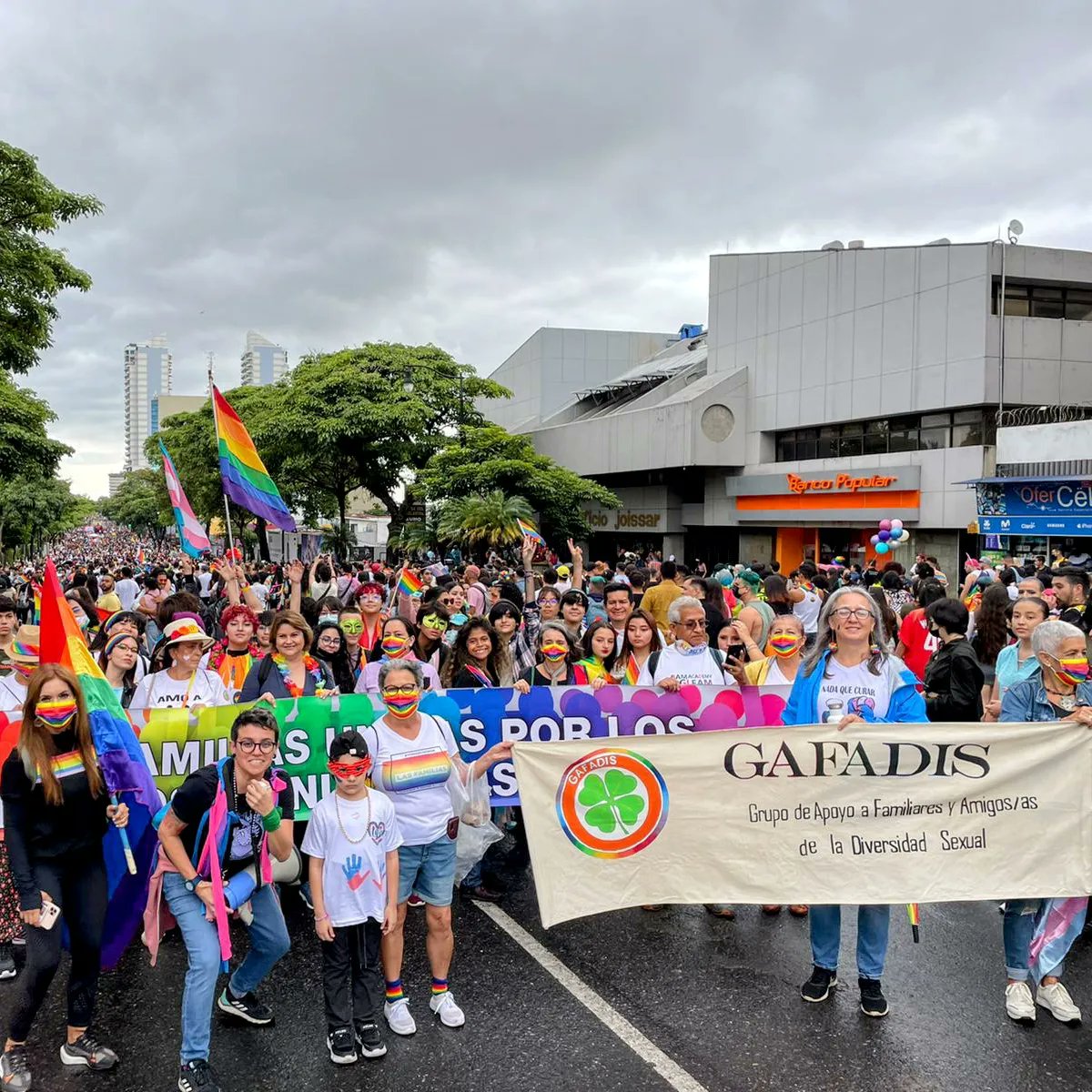 CasaRara2's tweet photo. Por quienes vienen.

#CasaRara #SomosFamilia #Pride https://t.co/3UtXixETi6