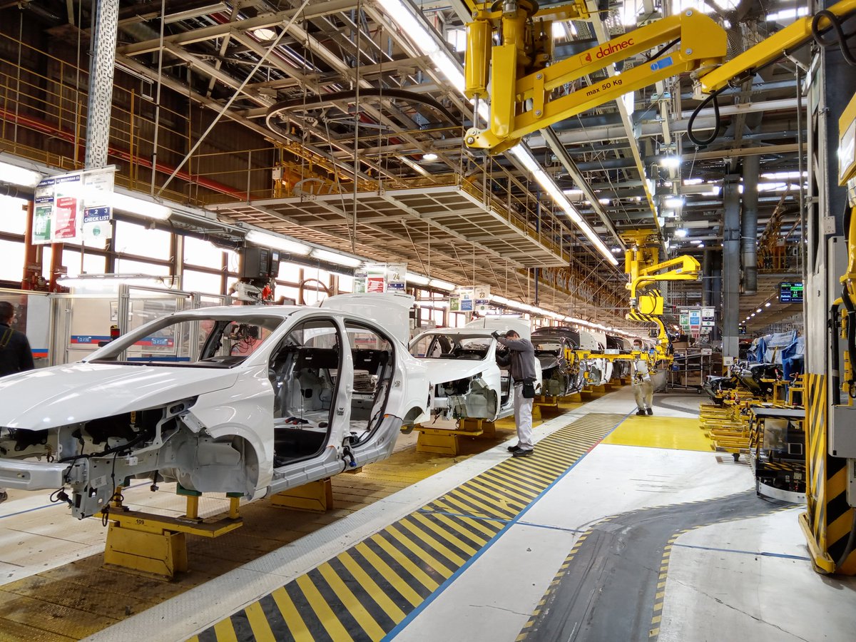 florkohon's tweet photo. Ayer visitamos la provincia de Córdoba para conocer más sobre su estructura productiva. Estuvimos en la planta de Stellantis, donde se fabrica el Fiat Chronos. @Economia_Ar https://t.co/LQGrv2JKrT