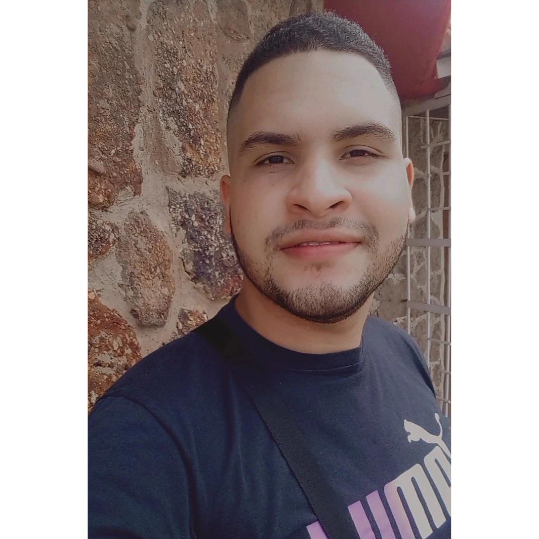 _SoyElvis's tweet photo. #NuevaFotoDePerfil https://t.co/udt7wfySQe