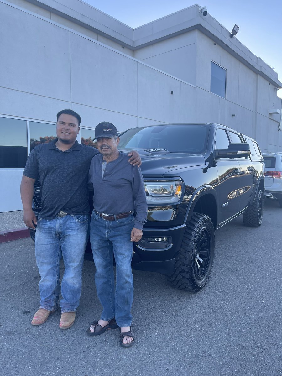 maciel_chad's tweet photo. Congrats @issacSan24 on the purchase of your 2019 Ram 1500! Welcome to the Tracy VW family! #LifetimeWarranty #TracyVW https://t.co/efQU0prjhK