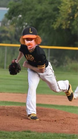 .@Malachek_hunter is a DAWG. Lakers win 3-0 over Litch. Malachek shoves all 9 tallying 11 k’s, 22 straight batters retired and 1 hit allowed. The 🦆 is nasty. Here’s a live action shot from tonight’s game.