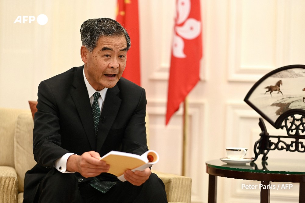 holmeschan_'s tweet photo. Two weeks ago @XinqiSu and I interviewed former Hong Kong leader 𝗖𝗬 𝗟𝗲𝘂𝗻𝗴 and began with one simple question: Why was "universal suffrage" added into the Basic Law when it was drafted in the 1980s? 

That constitutional promise sparked 25 years of political disputes🧵 https://t.co/Un4YUeU5Dh