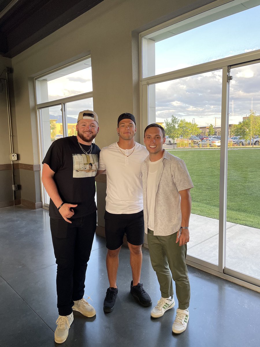 Jaren Hall (@jarenhall3) on Twitter photo Good night with some good people!! Shoutout to <a href="/deseretfirst/">Deseret First Credit Union</a> for an awesome event tonight! #DFCUbash Good night with some good people!! Shoutout to <a href="/deseretfirst/">Deseret First Credit Union</a> for an awesome event tonight! #DFCUbash