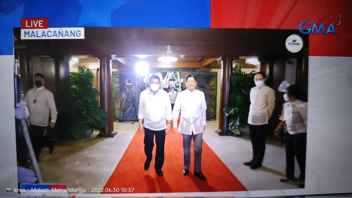 Y? hnd nmn teleserye. Hnd Rin nmn sad love ang sound pero naiiyak ako? 

#BBMInauguration 
#PRRD