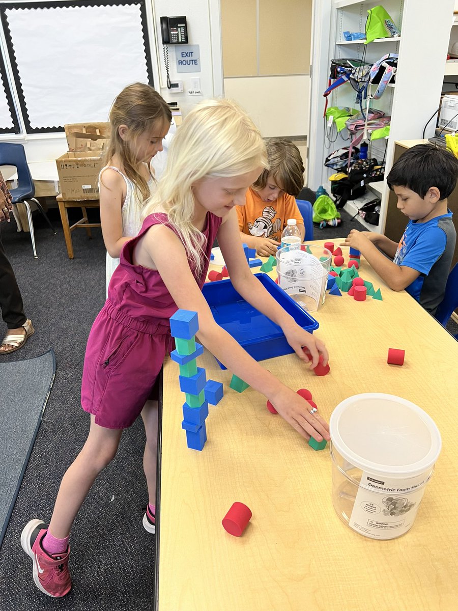 Our SEAL students working on symmetry and building! They are learning about themselves and ways to improve their school and community! Go #BurchamBobcats and #CarverCougars #proudtobeLBUSD