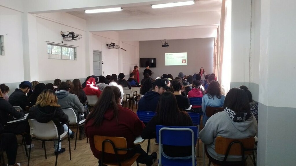 ulbracds's tweet photo. Encontro da Psicologia da Ulbra Cachoeira do Sul com alunos do Ensino Médio da Escola Antônio Vicente para realização de mais uma etapa do Projeto Vivências.
#projetovivências https://t.co/YLdloJmy1y https://t.co/YXhYXBZ83Z