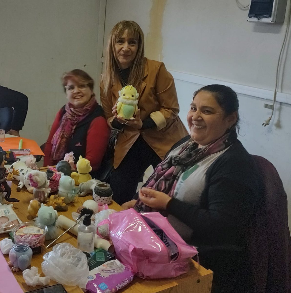 La subsecretaria de Desarrollo Social, <a href="/RuizSandra_/">Sandra Ruiz</a> , realizó una jornada de trabajo, junto a referentes y cocineras de los Centros de Alimentos dependientes de la cartera, para acordar metodologías de trabajo que mejoren la atención a las familias que acuden a estos espacios.