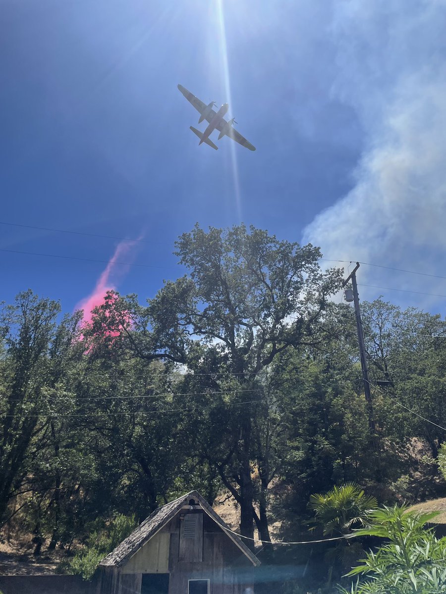 CALFIRE_MEU's tweet photo. #LawsFire Thank you Angie Groves a resident on Canyon Drive for this photo. Location: in the area of Canyon Drive & Rosemary Lane, Ukiah, Mendocino County, CA #CALFIREMEU https://t.co/wMvNZQPsEG