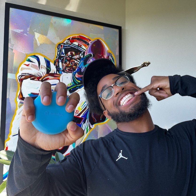 Kidnplay_abc123's tweet photo. Shoutout to @orthodonticspecialist for setting up my @invisalign this season! Can’t wait to show off my #winningsmile, on and off the field! #ad #invisalignsmiles https://t.co/rcixFvebyI