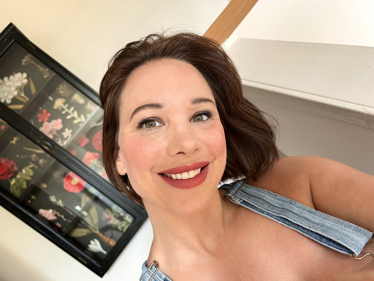 The Stiffmeister 9k on Twitter: "RT @thebrittanyxoxo: Hello there👋🏻"