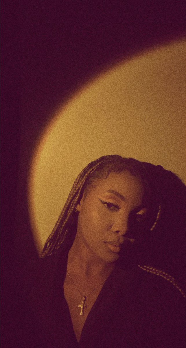 JoyOchia2's tweet photo. Putting on makeup and taking pictures at 11pm because I’m bored 😩

#postinor #ASUU https://t.co/4w6QMkIvf7