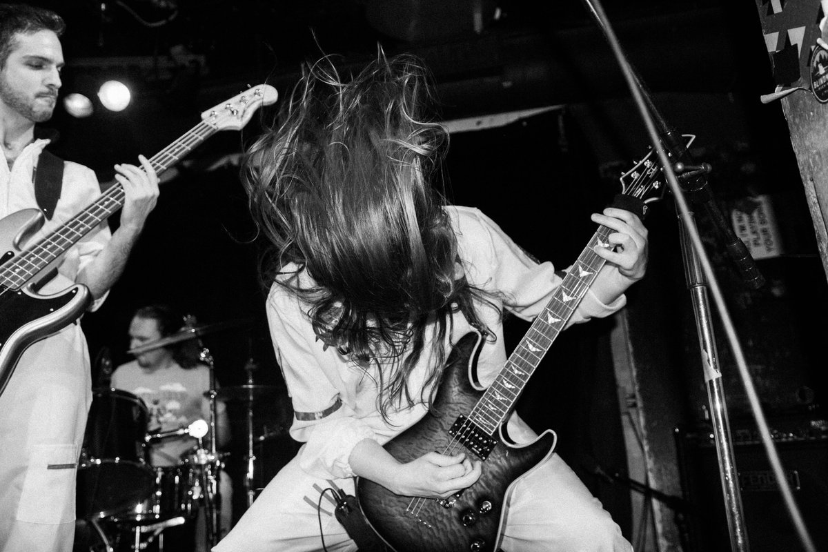 CorgiBootyy's tweet image. It&apos;s been 3 and a half years, with a year and a half of nothing, since I first stepped on stage and was mortified to move at all. Now I love playing shows and can&apos;t wait to be able to explore new places with @DONeptune / @DieAnotherDAD .
📸: @karysssaleigh