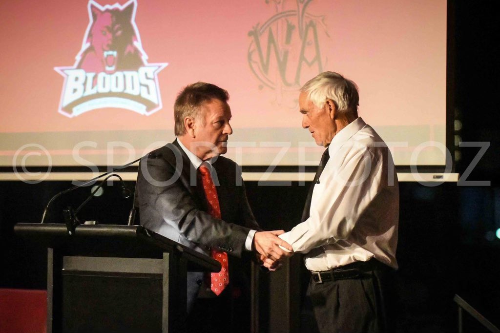 aiston_mark's tweet photo. lucky enough to host the West Adel Hall of Fame.
Neil spoke, and brought the house down with his insight and wit.
And this is important, no matter who you where .. he had time to chat and make you feel important.
A wonderful human trait.
#RIPKNUCKLES
#theking
#neilkerley https://t.co/6TGWCAgAny