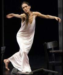 PresseTheatre's tweet photo. Disparue il y a 13 ans,  un 30 juin.
Pina Bausch. L'unique, l'irremplaçable. https://t.co/HQOPH0IJA9