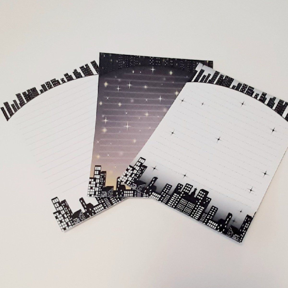 woorinaraetsy's tweet photo. Excited to share the latest addition to my #etsy shop: The city night memo notepad https://t.co/00BpelJLMX #city #night #memonotepad #stationery #todolist #penpal #letter #cardstockmemopad #thickpaper
https://t.co/yhnCD6kh0I https://t.co/WeRo3d5kDC