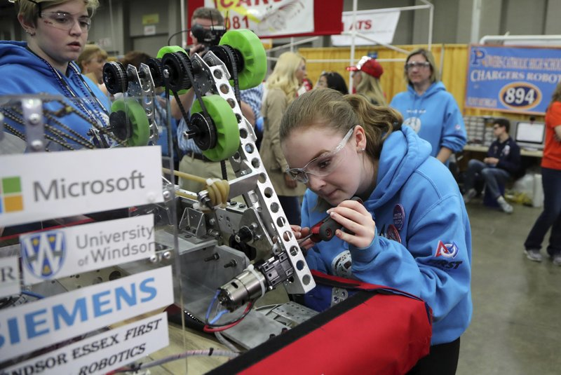 YvonnePilon's tweet photo. 1000s of new jobs are coming to Windsor-Essex in the coming years.

Talent is one of, if not, the biggest challenge facing  industry today.

When it comes to building the talent pipeline, @FIRSTRoboticsWE &amp; @CANFIRST are doing just that. 

Say hello to your future employees ⬇️ https://t.co/Q3ZJeU0wOF